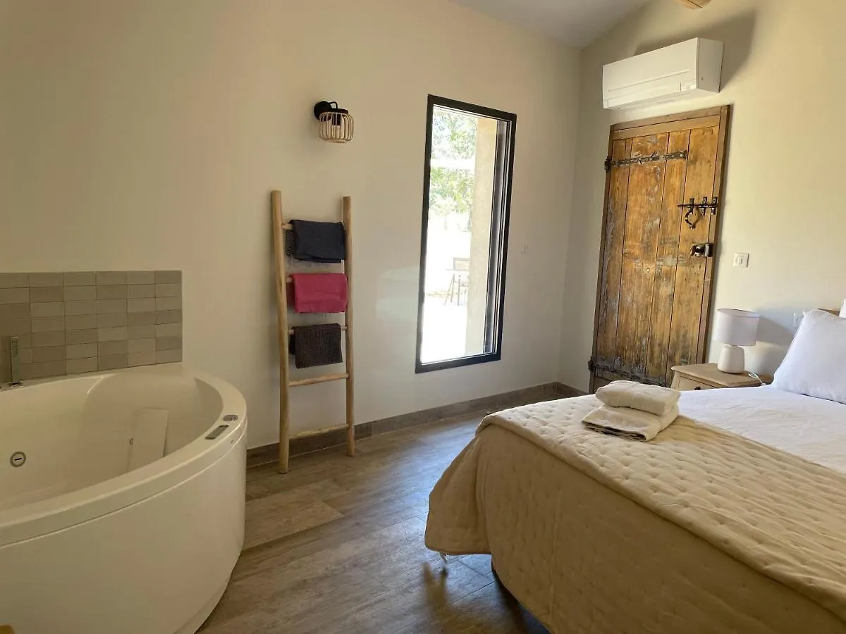 Guest house Mas La Cheneraie Lourmarin - Au Calme, A 10 Mn Du Centre Ville A Pied